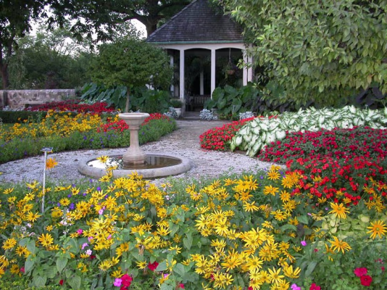 Based on Beaux Art principles, the 600-acre Boerner Botanical Garden, outside Milwaukee, Wisc., includes collections of hostas and conifers, and a bog walk that provides passage from the cool shade of the rock garden to the warm, fragrant enclosure of the herb garden. 